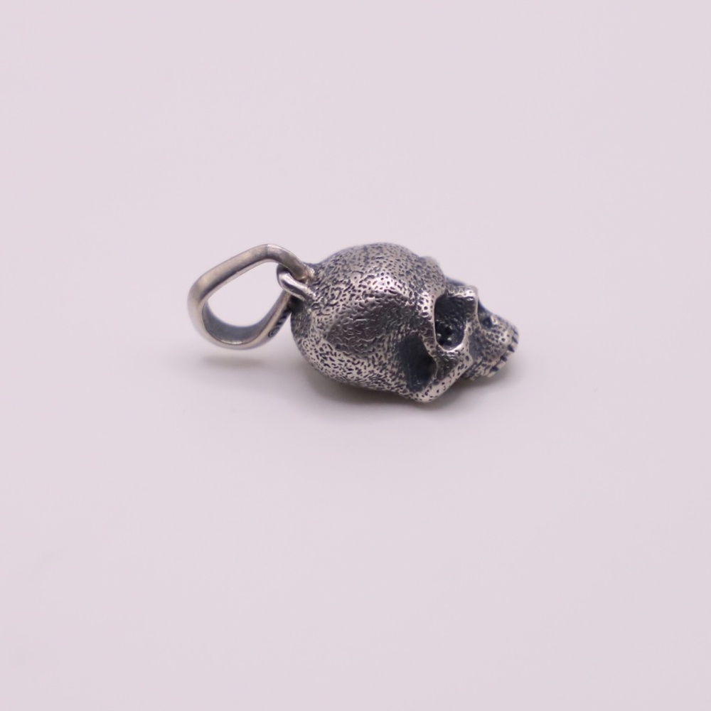 David Yurman Large Silver Skull Charm Pendant - Picture 4 of 6